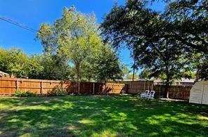 615 W Nash Street Grapevine, TX 76051