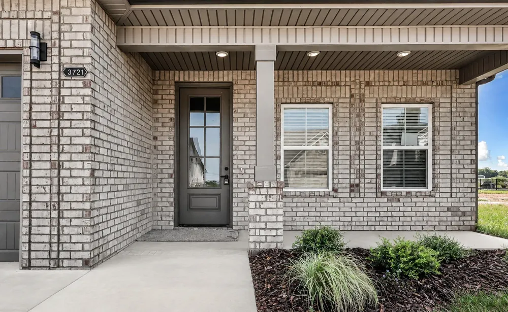 3721 Stillwater Point Clarksville, TN 37043
