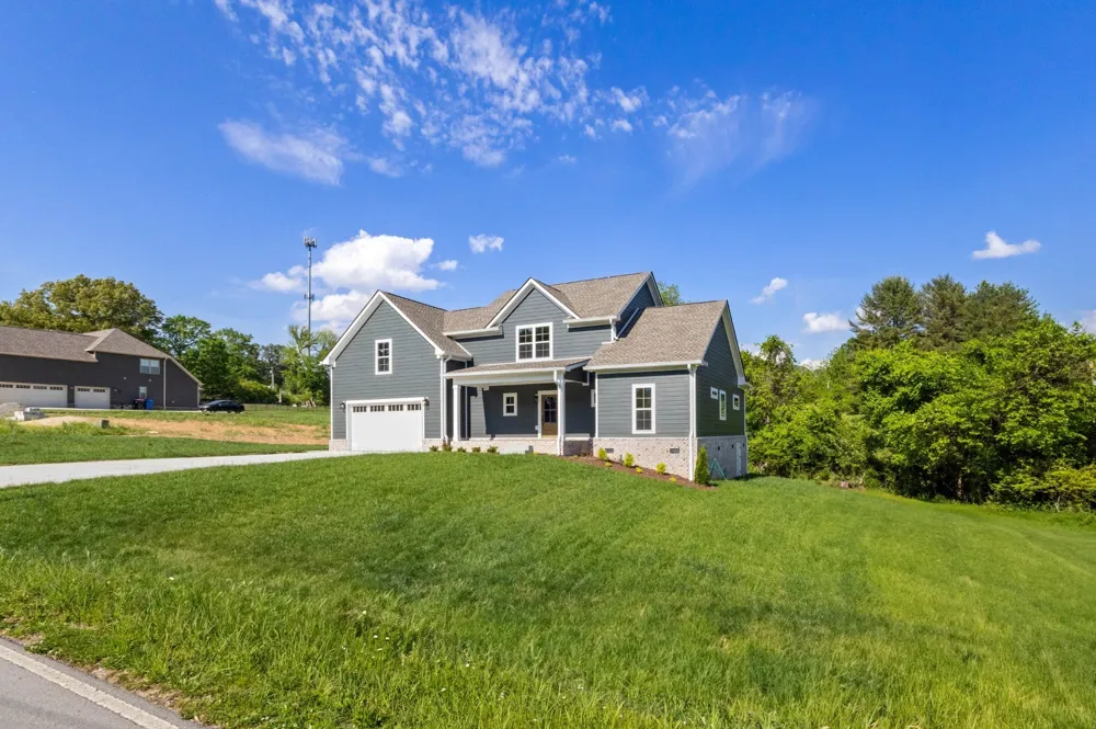 1087 Gratton Rd Clarksville, TN 37043