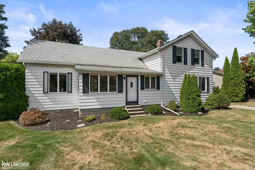 32251 Fruehauf Road Fraser City, MI 48026