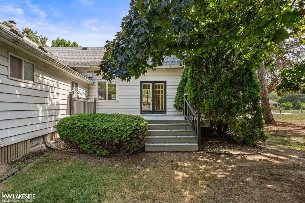 32251 Fruehauf Road Fraser City, MI 48026