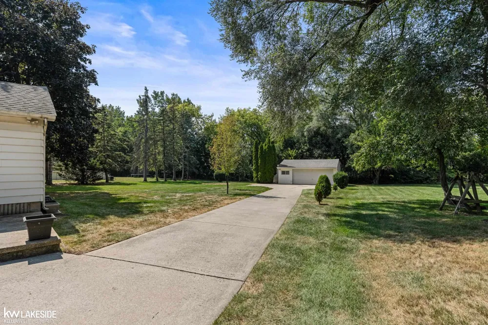 32251 Fruehauf Road Fraser City, MI 48026