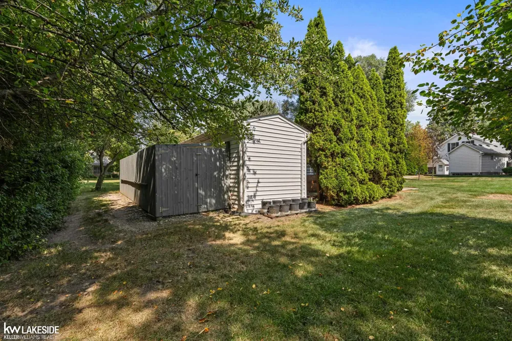 32251 Fruehauf Road Fraser City, MI 48026