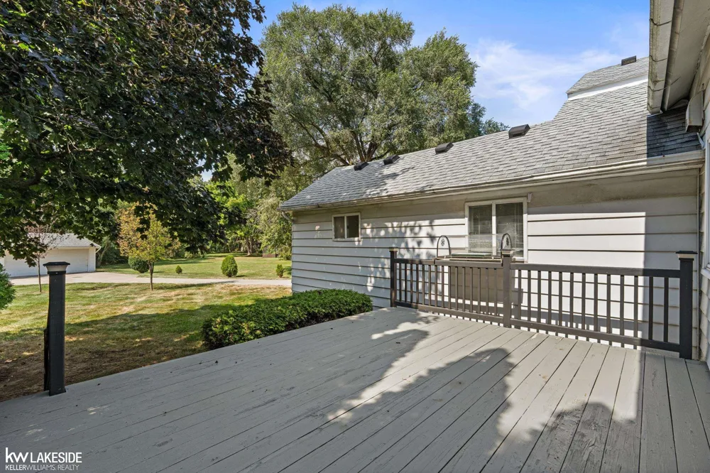 32251 Fruehauf Road Fraser City, MI 48026