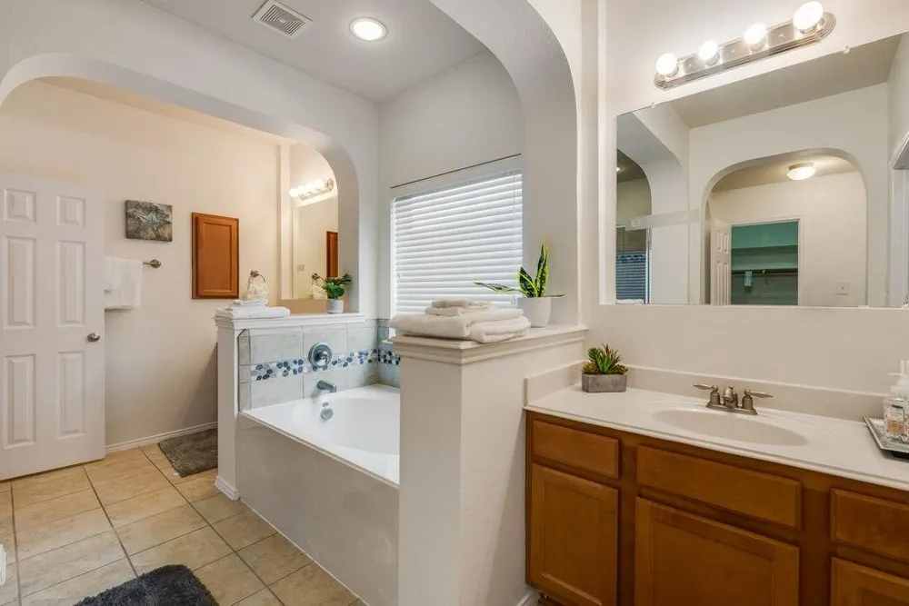 13714 Fall Harvest Drive Frisco, TX 75033