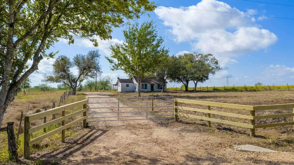 1 Berger Road Schulenburg, TX 78945