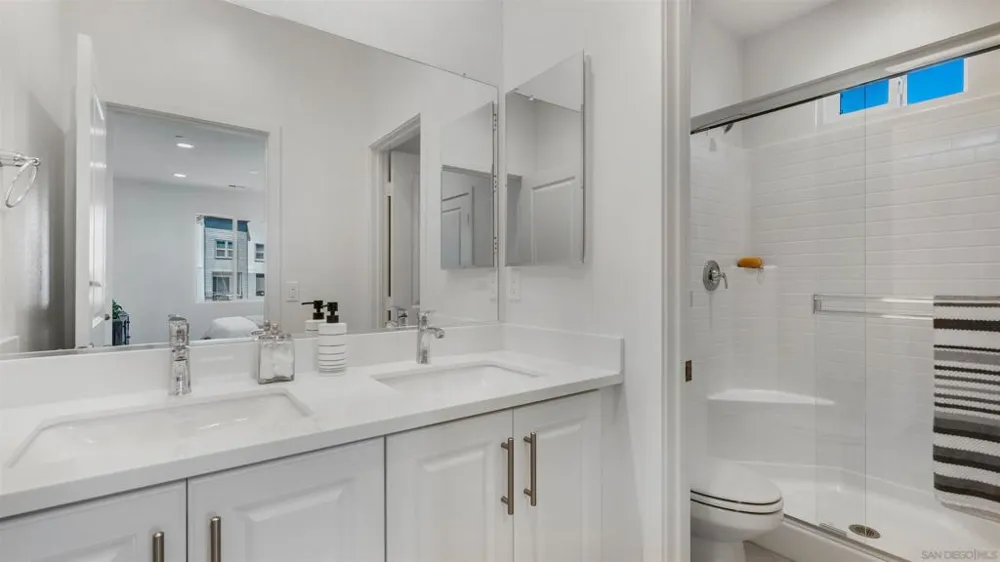 329 Ocotillo Gl Escondido, CA 92025