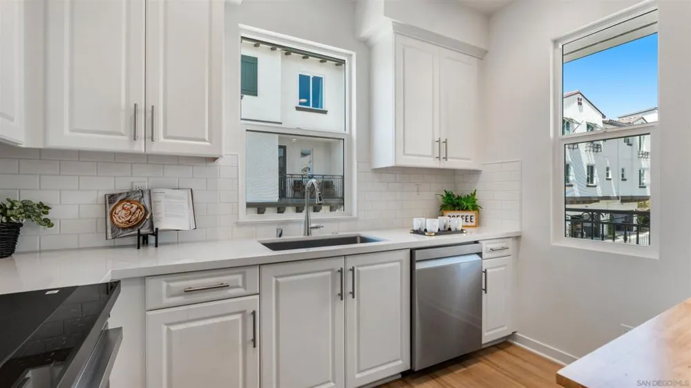 329 Ocotillo Gl Escondido, CA 92025