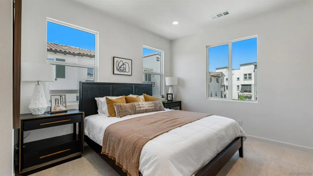 329 Ocotillo Gl Escondido, CA 92025