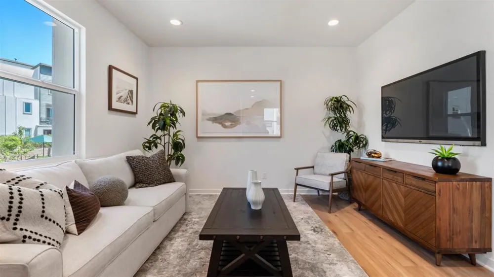 329 Ocotillo Gl Escondido, CA 92025