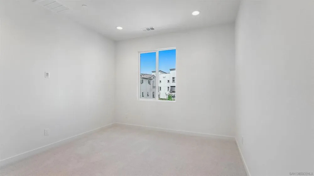 329 Ocotillo Gl Escondido, CA 92025