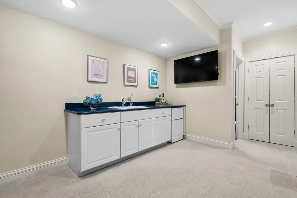 449 S Skyview Drive Kalamazoo, MI 49009