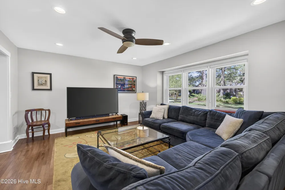 305 Embassy Circle Wilmington, NC 28412