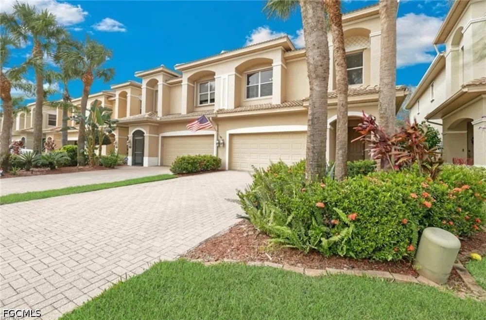 Larino Loop Estero, FL 33928