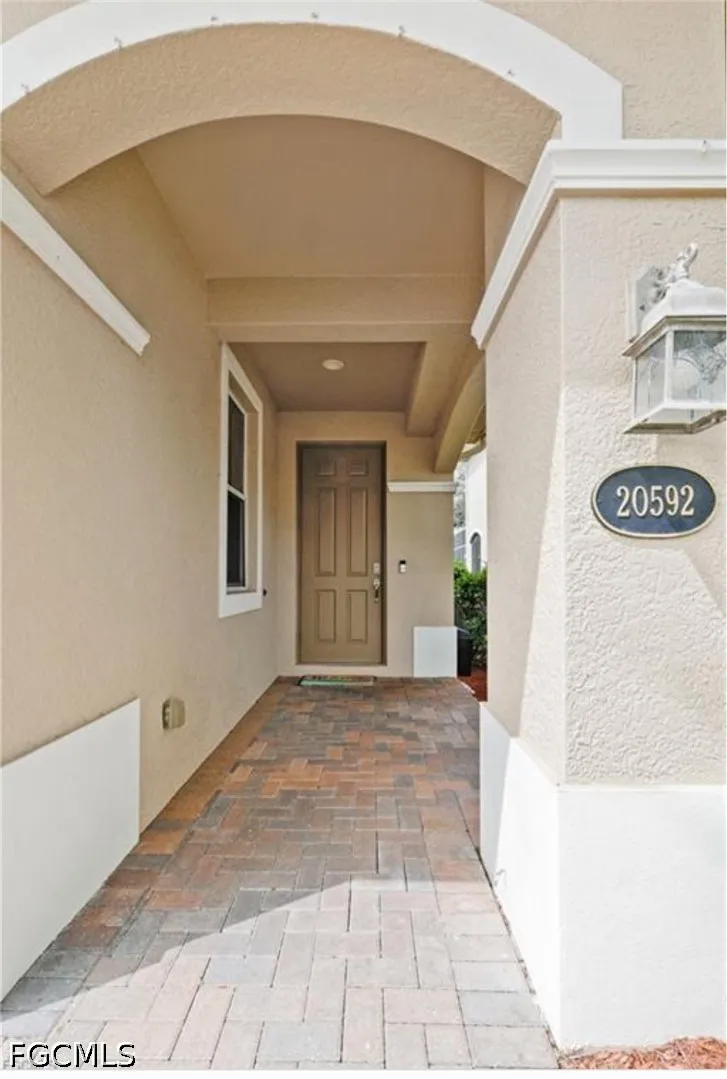 Larino Loop Estero, FL 33928