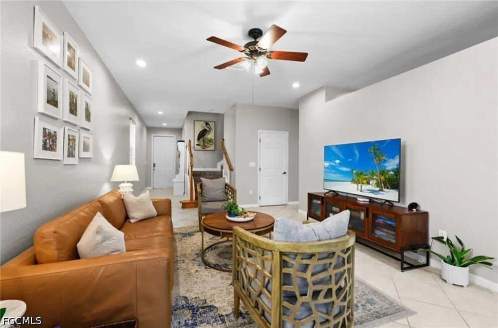 Larino Loop Estero, FL 33928