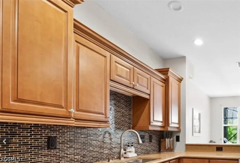 Larino Loop Estero, FL 33928
