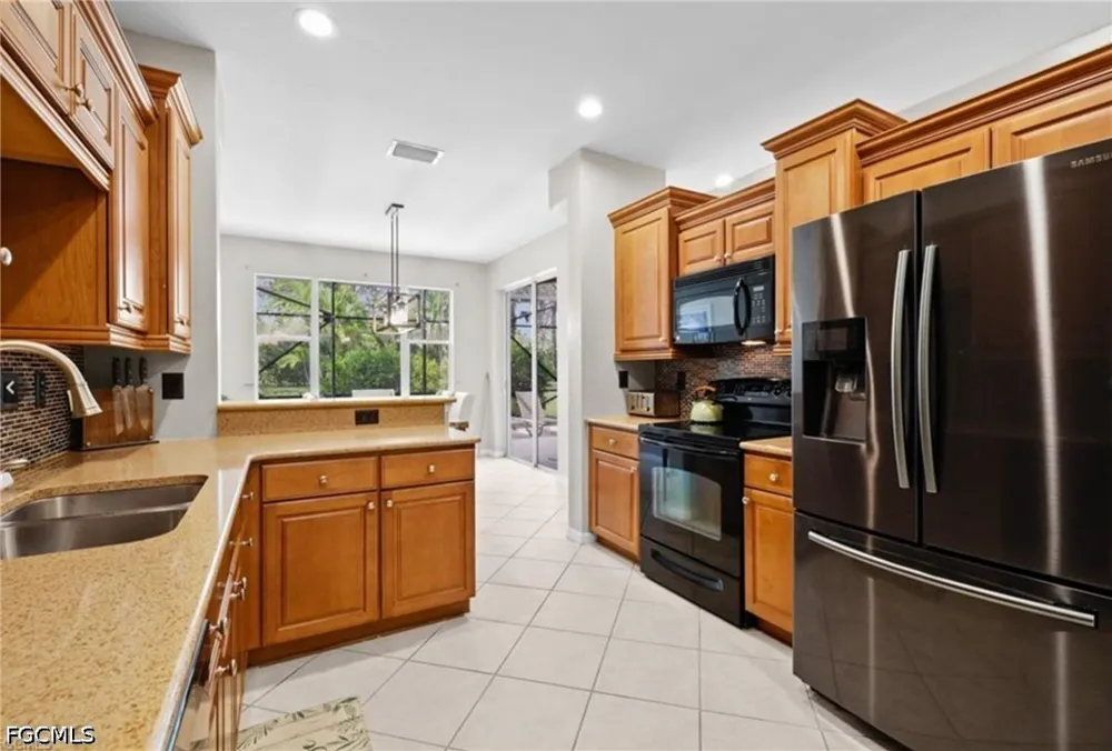 Larino Loop Estero, FL 33928