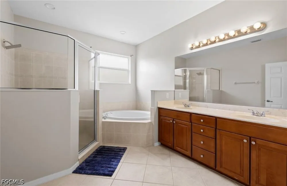 Larino Loop Estero, FL 33928