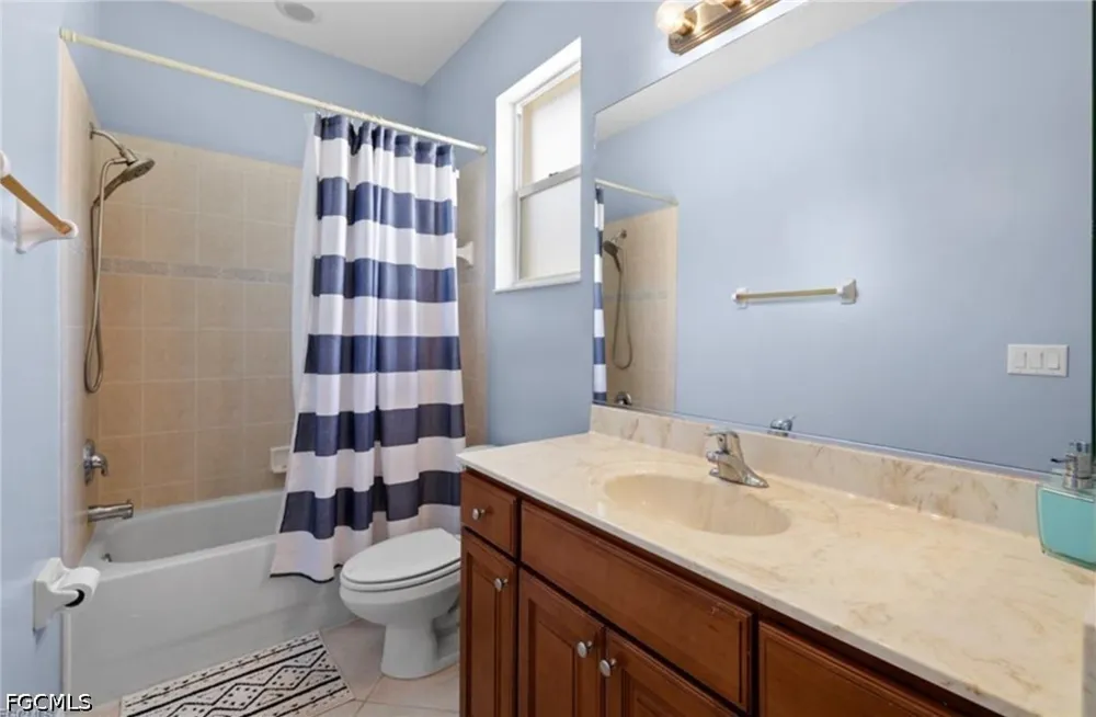 Larino Loop Estero, FL 33928