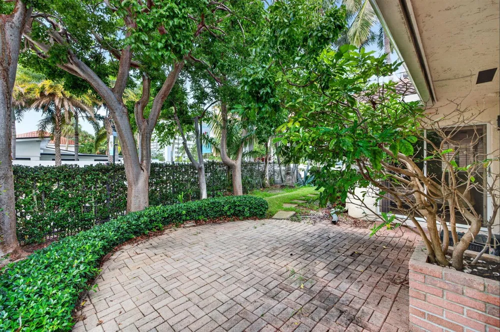 1920 E Terra Mar Drive Lauderdale By The Sea, FL 33062