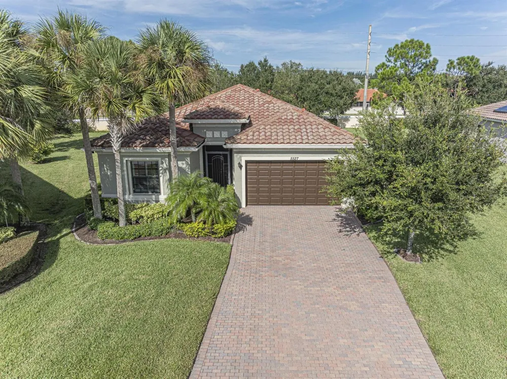 5527 57TH WAY Vero Beach, FL 32967
