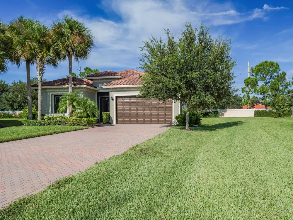5527 57TH WAY Vero Beach, FL 32967