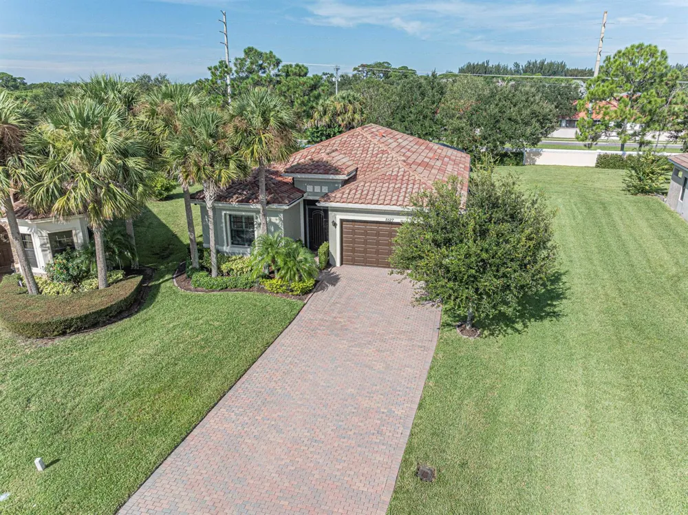 5527 57TH WAY Vero Beach, FL 32967