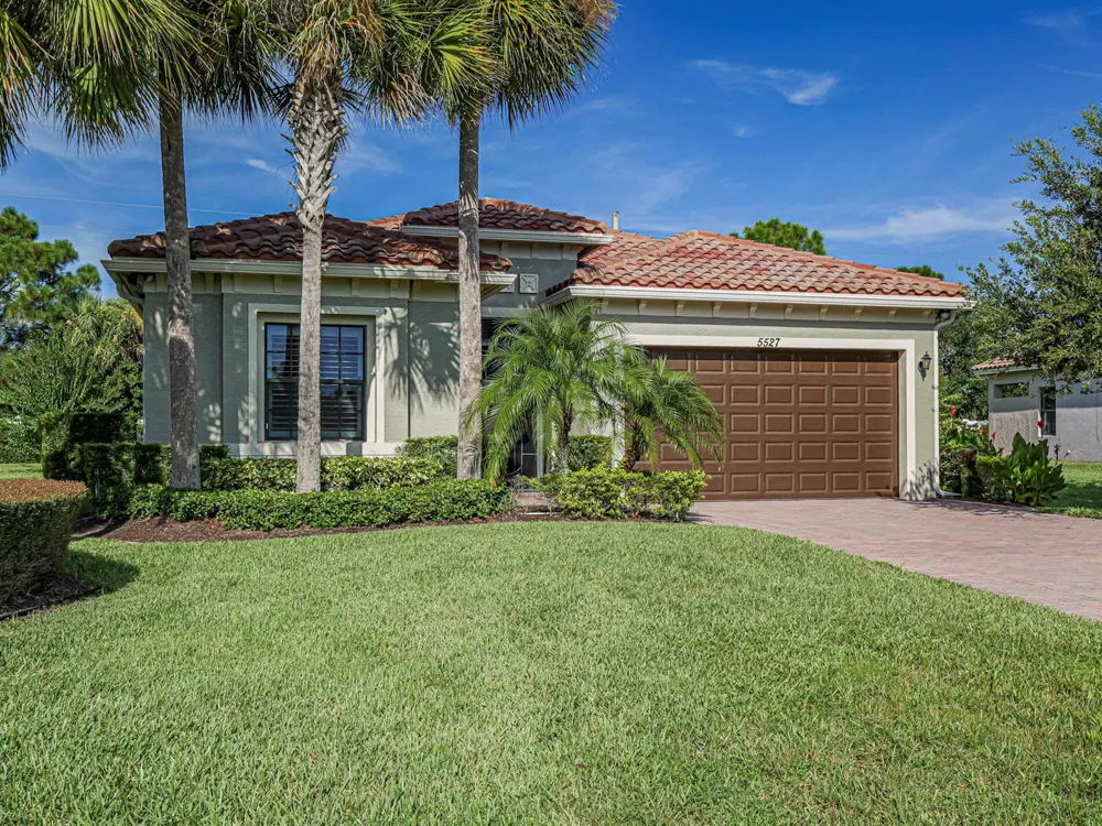 5527 57TH WAY Vero Beach, FL 32967