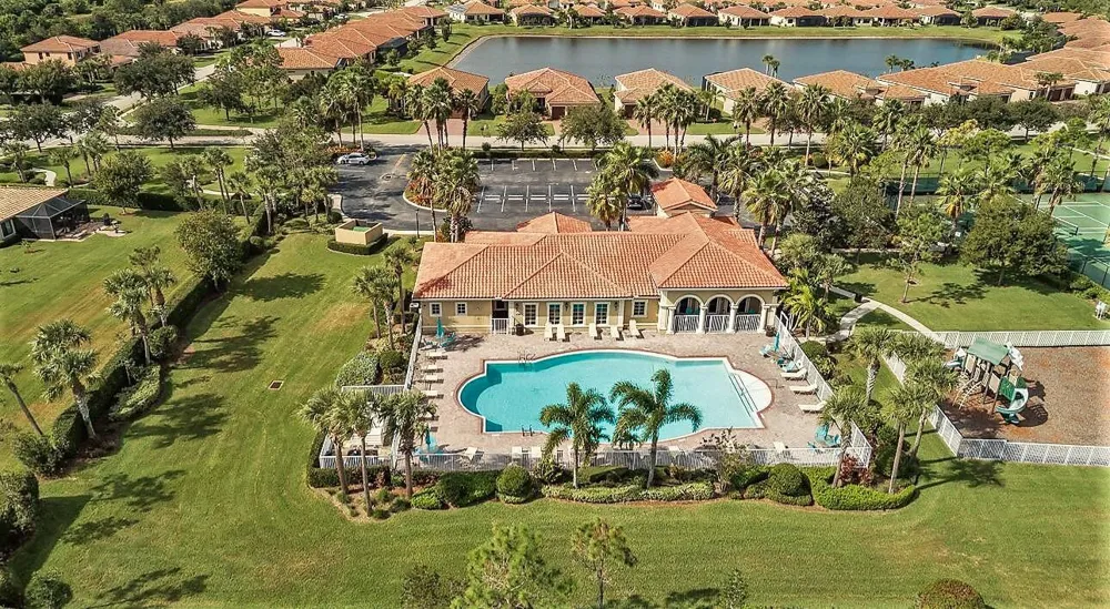 5527 57TH WAY Vero Beach, FL 32967
