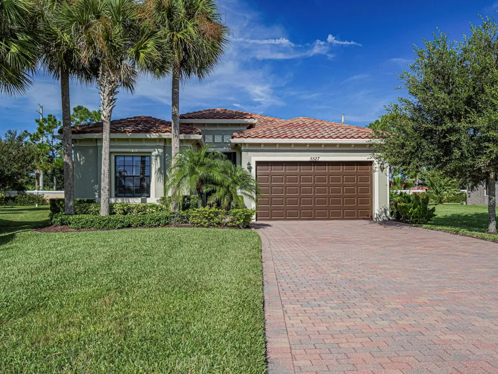 5527 57TH WAY Vero Beach, FL 32967