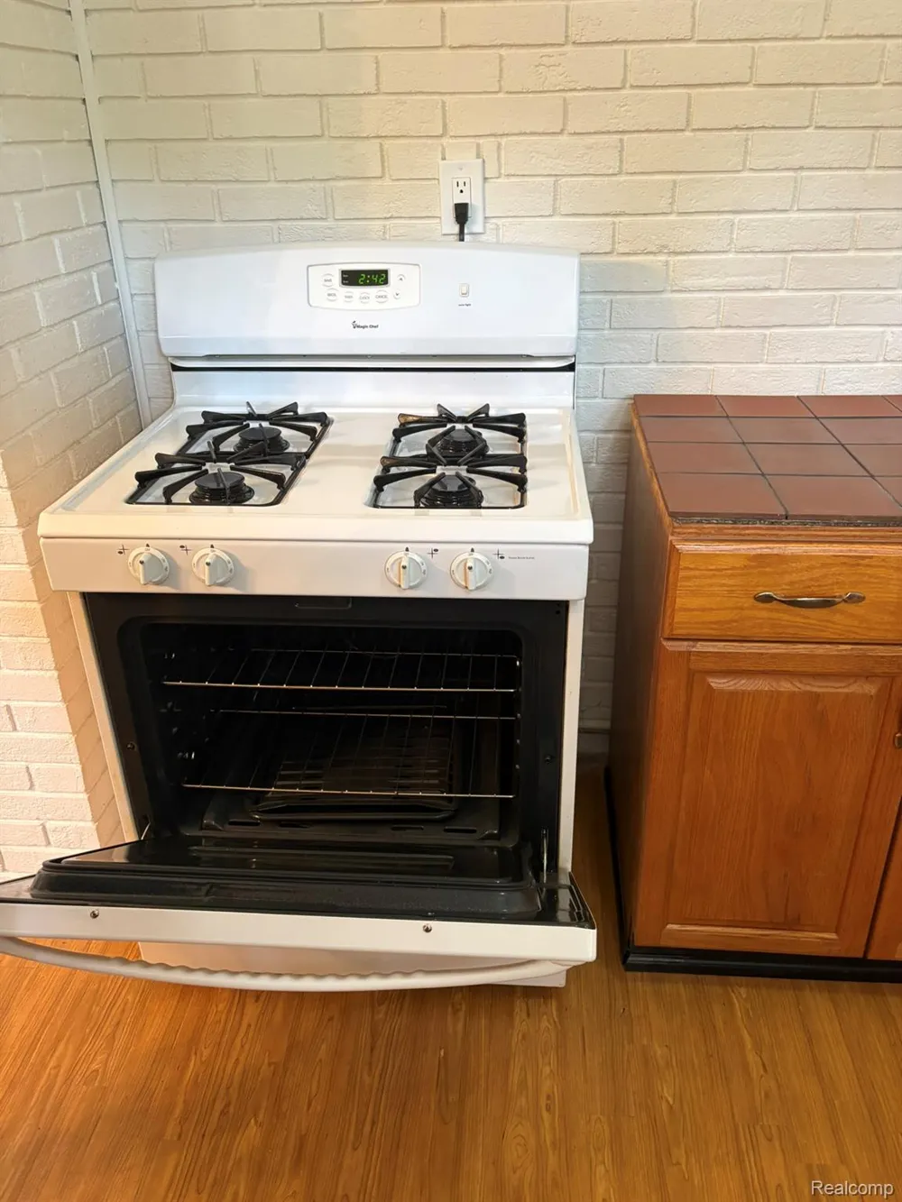 32223 Woodbrook Drive Wayne City, MI 48184