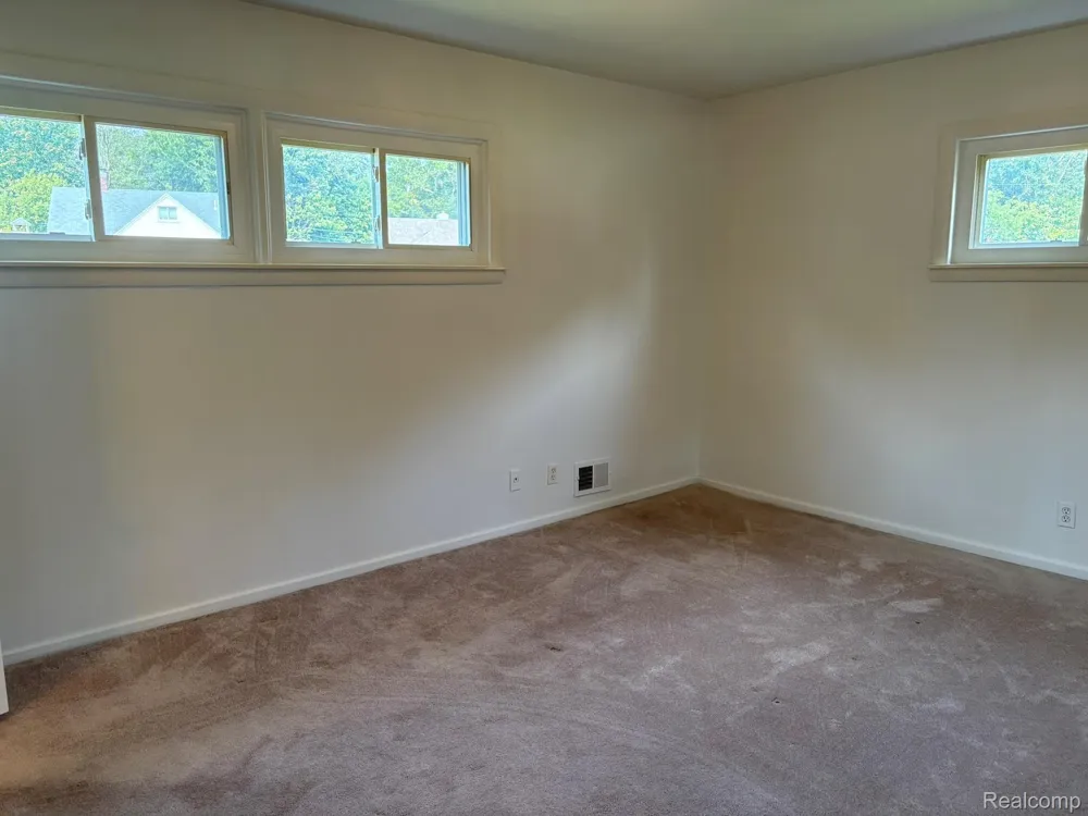 32223 Woodbrook Drive Wayne City, MI 48184
