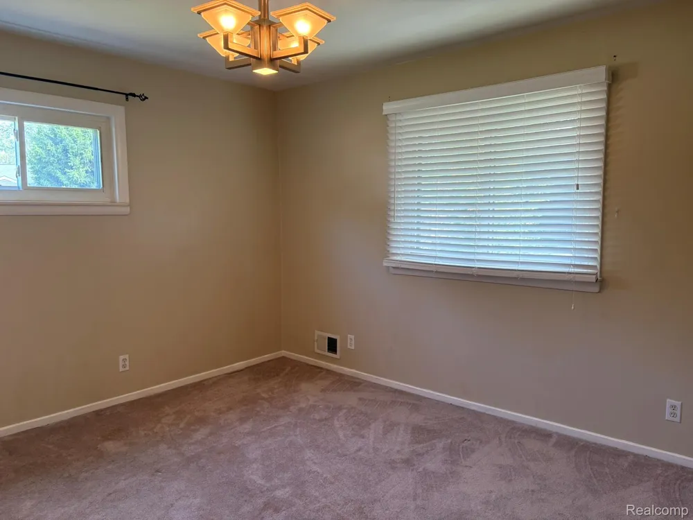 32223 Woodbrook Drive Wayne City, MI 48184