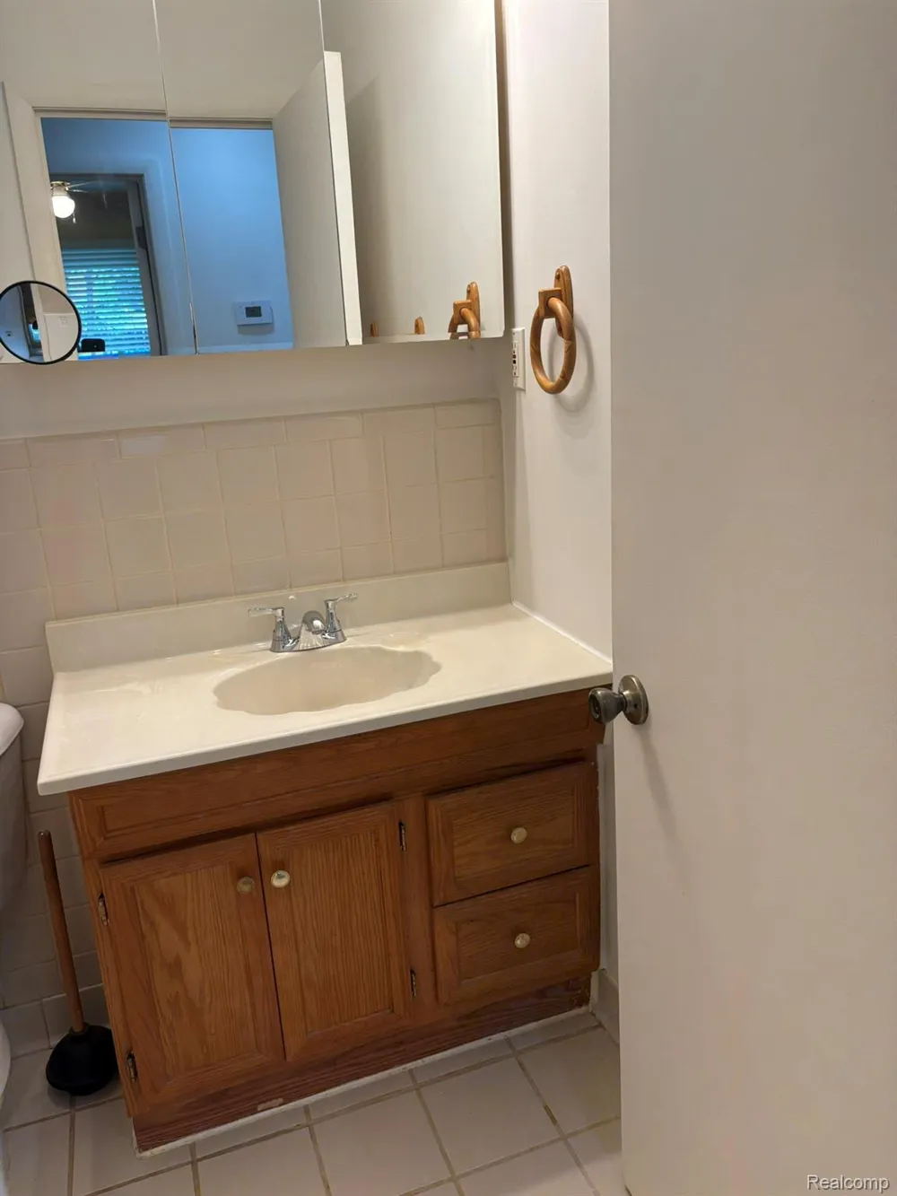 32223 Woodbrook Drive Wayne City, MI 48184