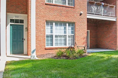 15881 Morningside