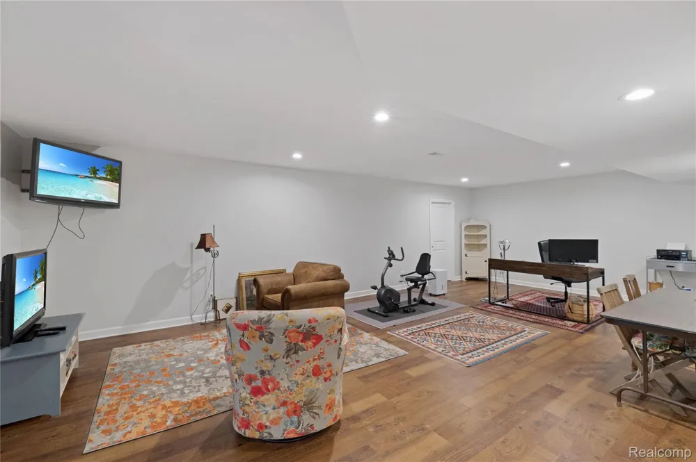 16351 Silver Fox Circle Fenton Charter Township, MI 48451