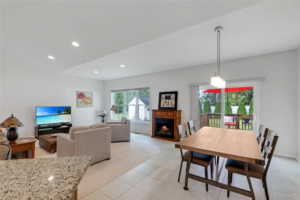 16351 Silver Fox Circle Fenton Charter Township, MI 48451
