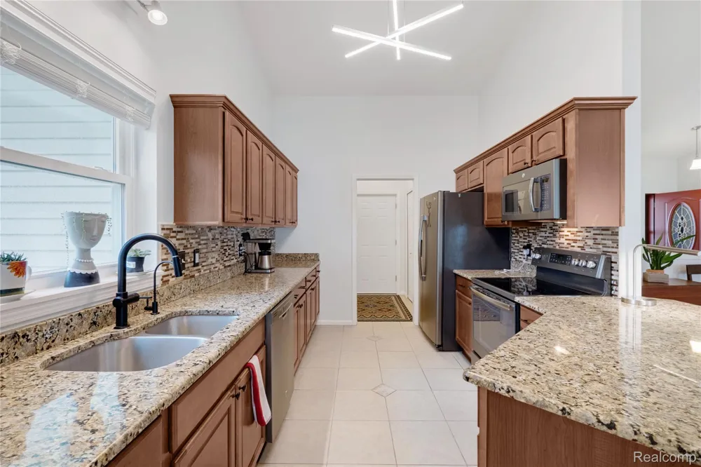 16351 Silver Fox Circle Fenton Charter Township, MI 48451