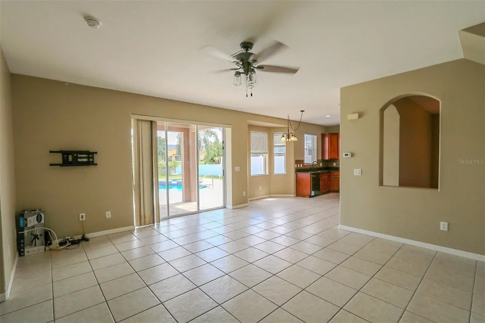 9018 PINEBREEZE DRIVE Riverview, FL 33578