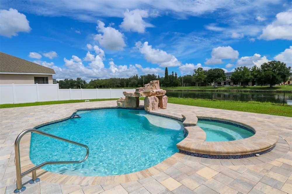 9018 PINEBREEZE DRIVE Riverview, FL 33578