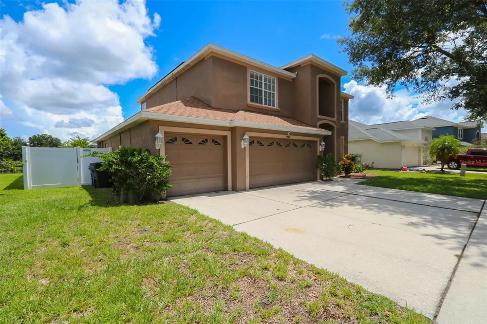 9018 PINEBREEZE DRIVE Riverview, FL 33578