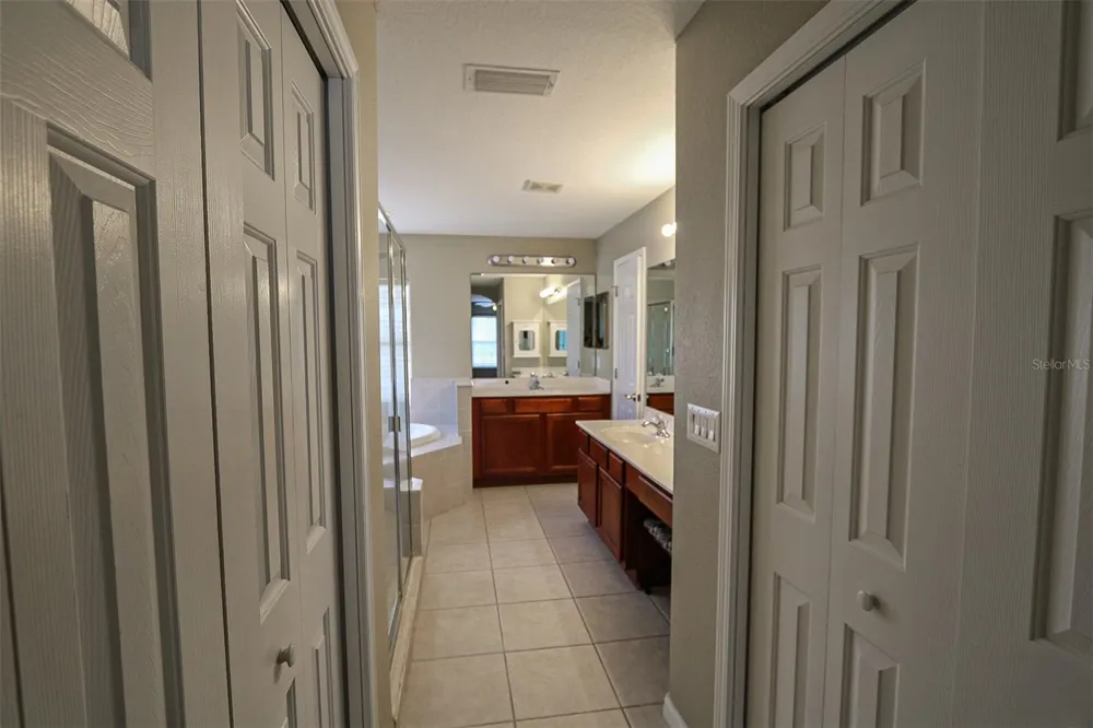 9018 PINEBREEZE DRIVE Riverview, FL 33578