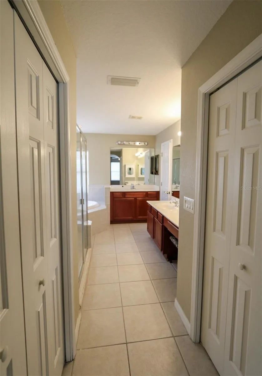 9018 PINEBREEZE DRIVE Riverview, FL 33578