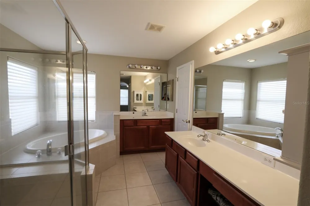 9018 PINEBREEZE DRIVE Riverview, FL 33578