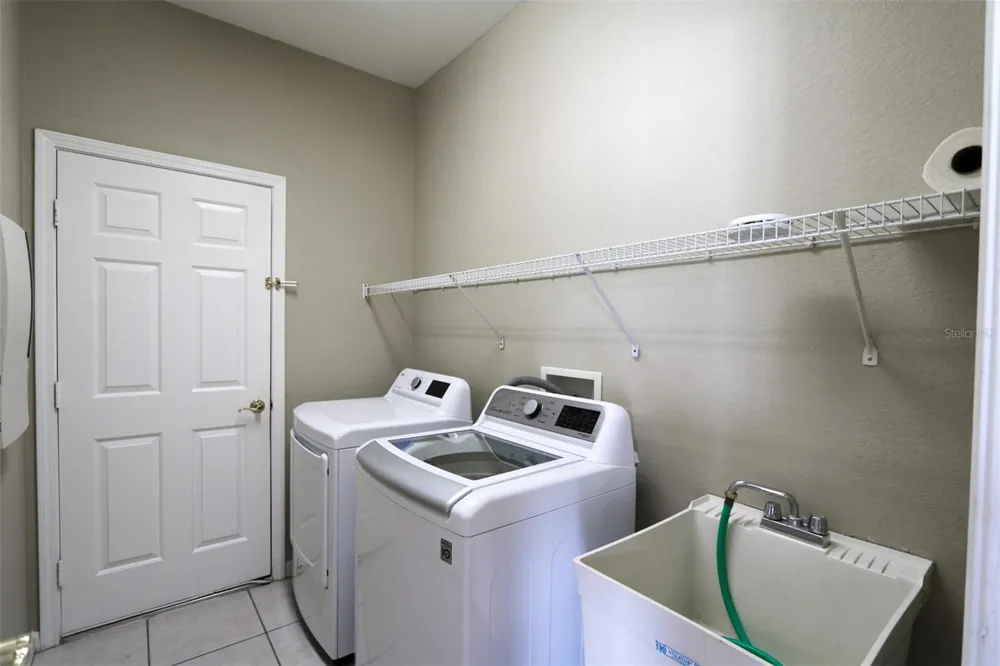 9018 PINEBREEZE DRIVE Riverview, FL 33578