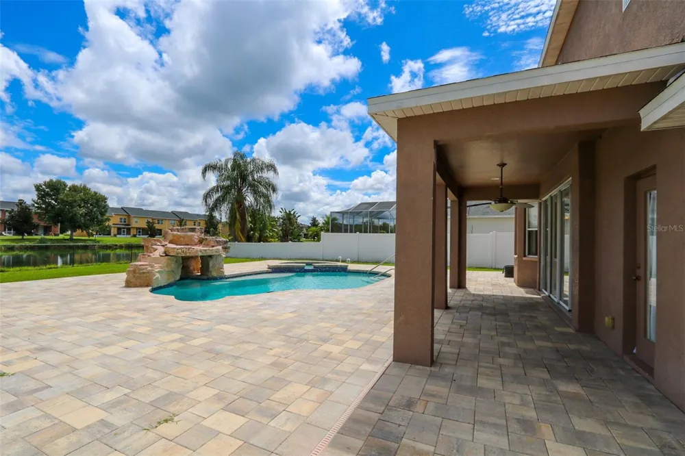 9018 PINEBREEZE DRIVE Riverview, FL 33578