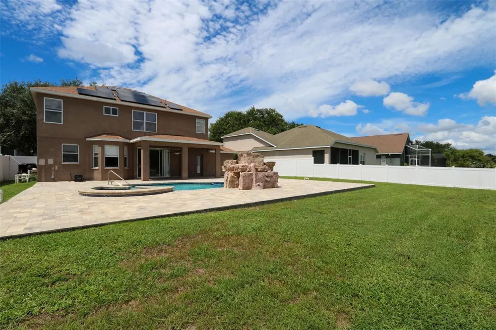 9018 PINEBREEZE DRIVE Riverview, FL 33578