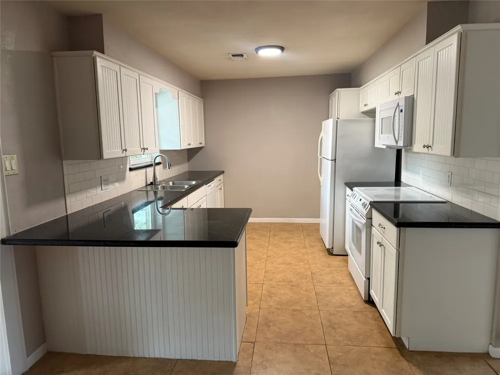 1005 Hazelton Street San Marcos, TX 78666