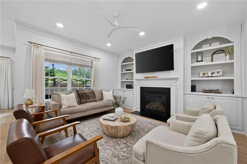 3880 Fairhill Point Alpharetta, GA 30004
